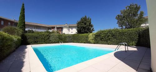 Swimming pool, T2 St Martin du Touch proche Airbus, Stelia, CS in Toulousse-Blagnac Airport