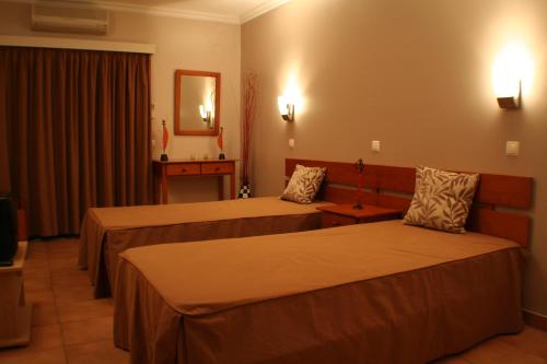 One-Bedroom Apartment room in Vitor s Plaza Mariosilvat