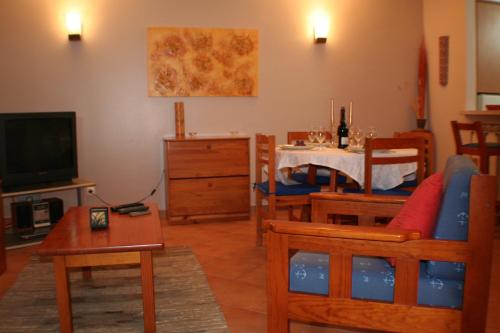 One-Bedroom Apartment image 7