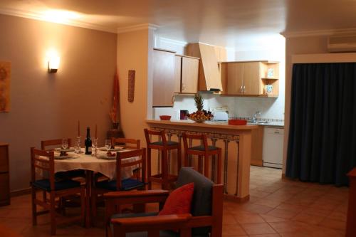 One-Bedroom Apartment image 6