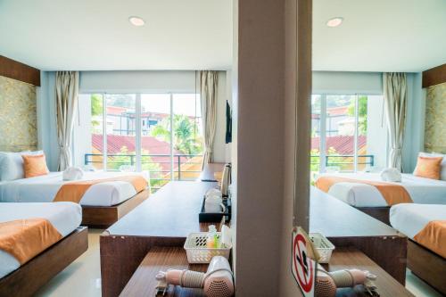 room detail thumbnail 1