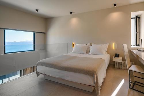 281262483 Milos Cove