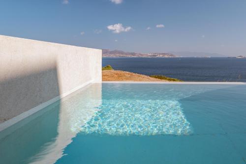 281262563 Milos Cove