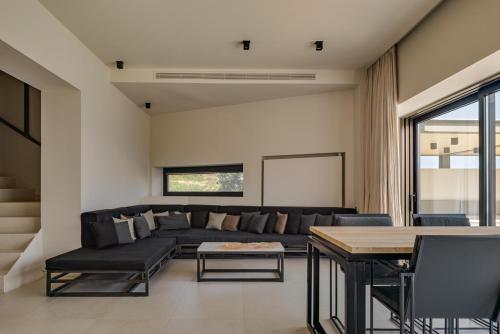 281263297 Milos Cove
