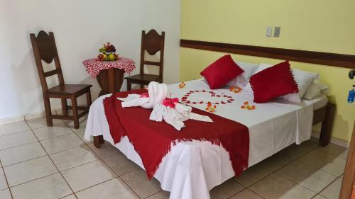1 double bed, 1 twin bed