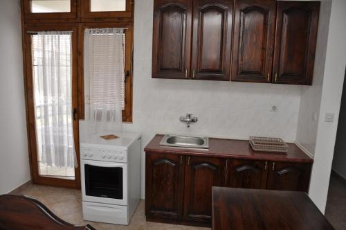 virtuve, Rooms & Apartments Anka in Bara