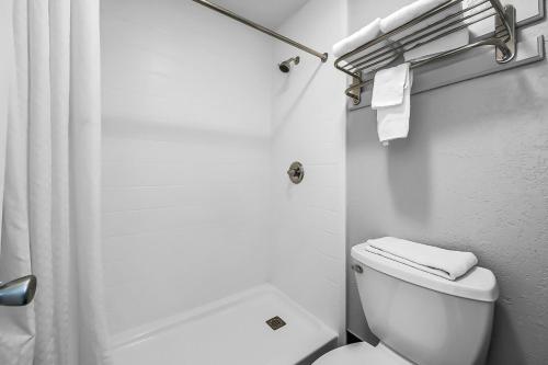 SureStay Hotel by Best Western Oklahoma City West - image 4