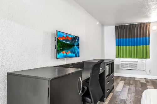 SureStay Hotel by Best Western Oklahoma City West - image 17