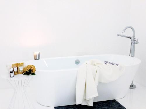 Deluxe King Room with Pool View