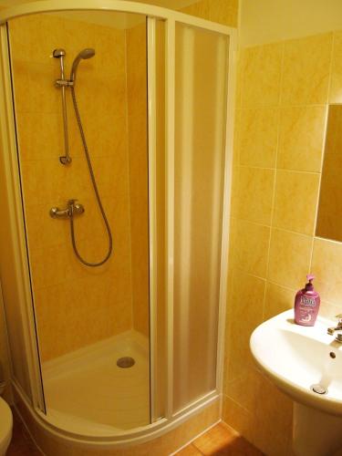 Studio Apartment image 1