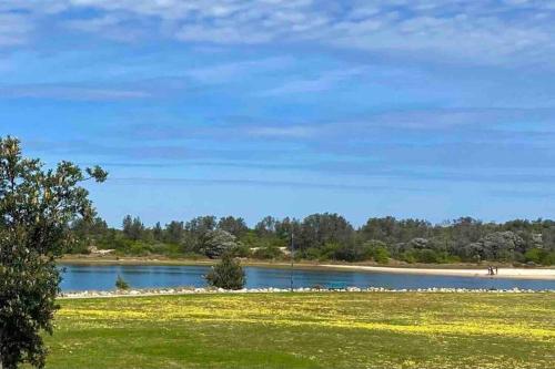 Driftwood Townhouse - Waterfront-Central Location Lakes Entrance