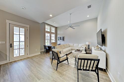 PAL189SU condo - main image