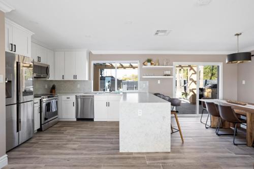8608EANG home - image 5