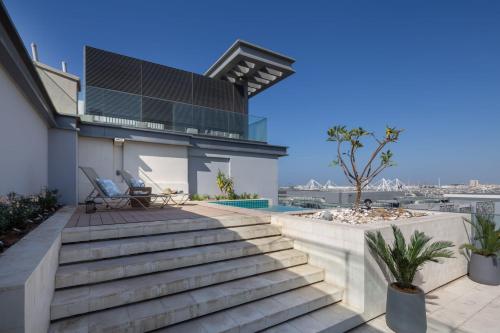 Frank Porter - City Walk Penthouse