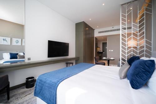Luton Vacation Homes - Damac Maison Prive Studio, Canal View, Dubai - 16AB03, Дубай (фото 5)