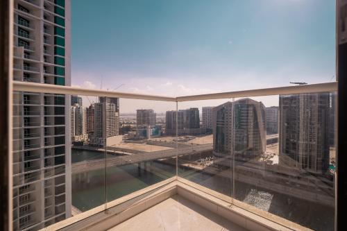 Luton Vacation Homes - Damac Maison Prive Studio, Canal View, Dubai - 16AB03, Дубай (фото 11)