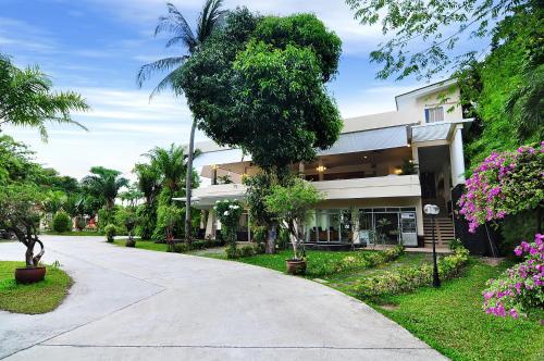 Entrance, Phuket Sea Resort in Rawai
