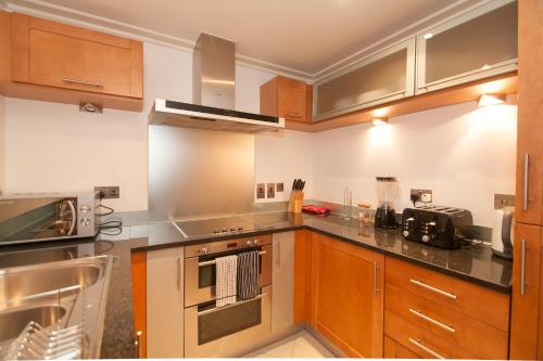 Horizon Canary Wharf Apartments - image 4