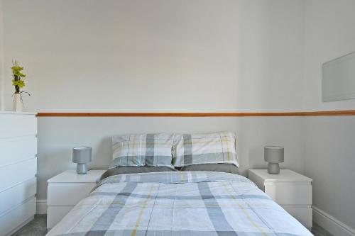 Spacious 4BR, Parking, Near Centre, Accommodates 7, Sheffield (foto 7)