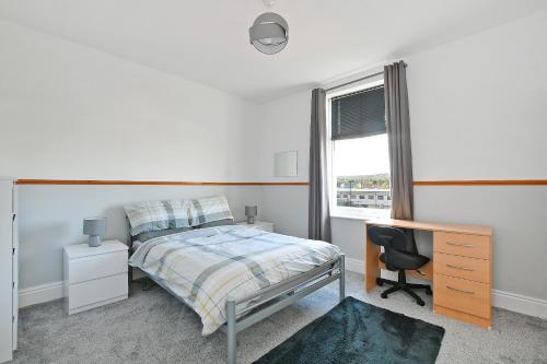 Spacious 4BR, Parking, Near Centre, Accommodates 7, Sheffield (foto 8)