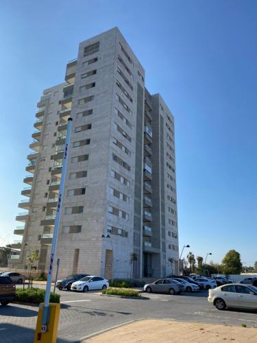 Exterior view, Acre sea view 11th floor apartment in Acre
