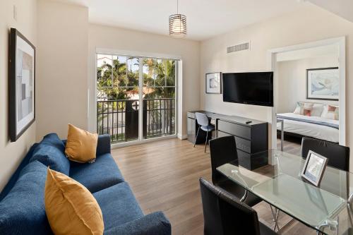 Ocean Drive Apartments with Rooftop Pool, South Beach, Miami in Miami Beach, USA