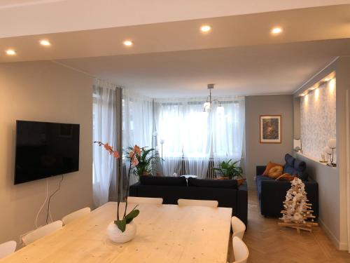 La Maison de la Douce Heure, 4 appartements climatises avec jardin au centre ville proche des Therme - Fontainebrux