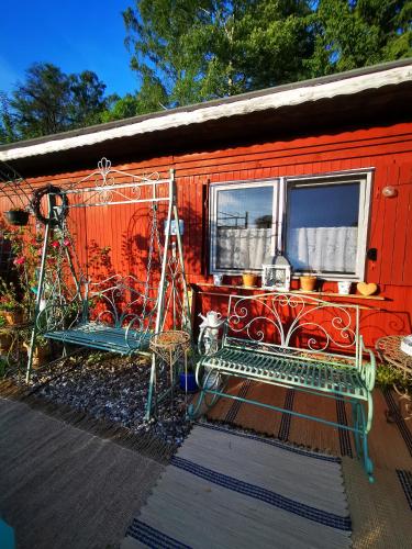 Ferienhaus mit riesen Garten, drei Terrassen, toller Aussicht am Waldrand, auch als Monteur-Wohnung