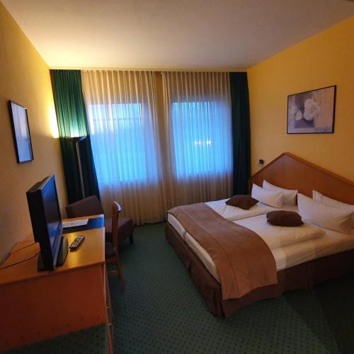 Hotel A2 The 3-star Hotel A2 offers comfort and convenience whether youre on business or holiday in Schopsdorf. The property features a wide range of facilities to make your stay a pleasant experience. Facili