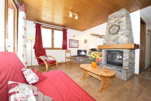 Apartment with 2 bedrooms in Les menuires with wonderful mountain view terrace and WiFi 600 m from the slopes - image 4
