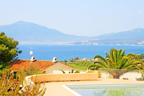 Vistas, Appartement de 2 chambres a Porticcio a 800 m de la plage avec piscine partagee balcon amenage et wi in Porticcio