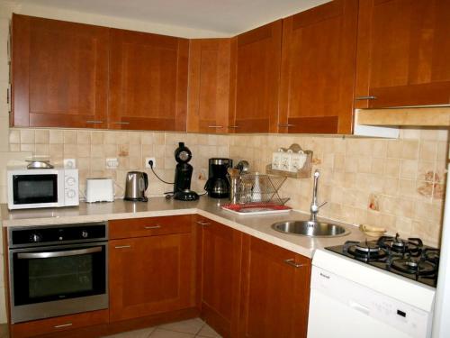 House with 3 bedrooms in Saint Victor la Coste with shared pool enclosed garden and WiFi - image 3