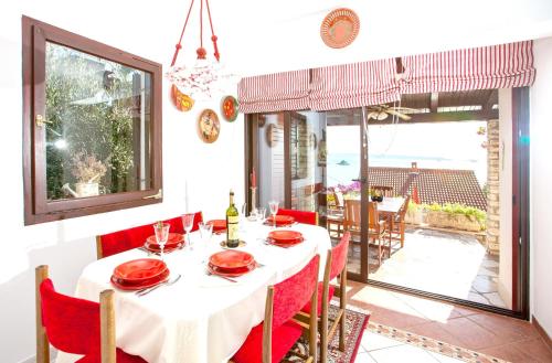Villa with 4 bedrooms in Seget Vranjica with wonderful sea view private pool enclosed garden 80 m from the beach - image 4