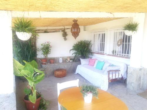 One bedroom house with sea view enclosed garden and wifi at El Chaparral 2 km away from the beach