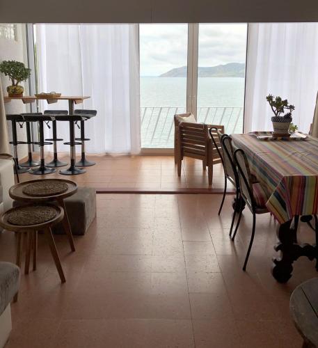Apartment with 2 bedrooms in Llanca with wonderful sea view furnished terrace and WiFi