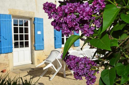 Maison de 4 chambres avec piscine partagee jardin amenage et wifi a Saint Vincent la Chatre