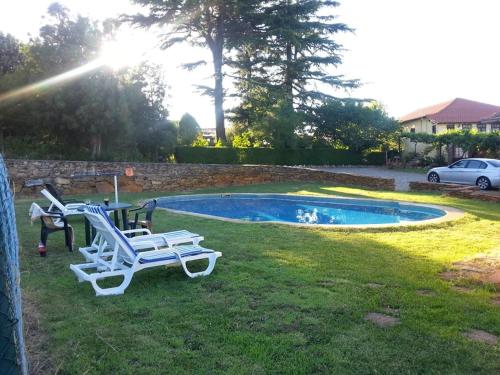 6 bedrooms house with private pool enclosed garden and wifi at Macedo de Cavaleiros gîte à louer Macedo de Cavaleiros