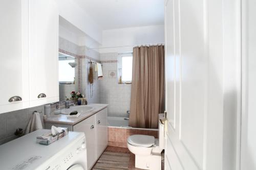 Unique Flat with Sea View at Edem Beach - A Seafront Property by Athenian Homes, Athens (photo 9)