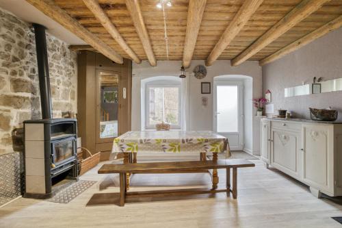 Maison charmante à Valprivas avec jardin privé.
