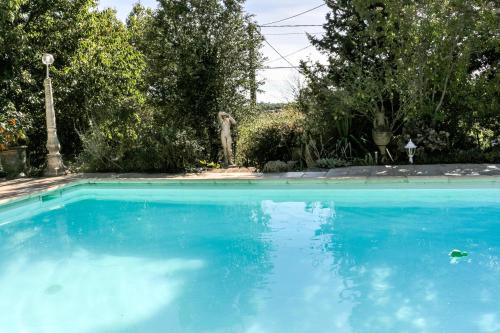 Maison d'une chambre avec piscine partagee terrasse amenagee et wifi a Pougnadoresse