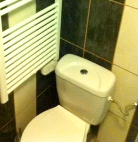 Apartment with 3 bedrooms in Roanne with WiFi - image 3