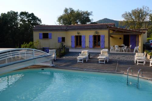 Villa de 4 chambres avec piscine privee jardin amenage et wifi a La Mole - Location, gîte - La Môle