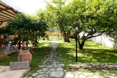 Studio in Paceco with shared pool furnished terrace and WiFi 3 km from the beach - image 5