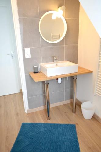 浴室, Maison charmante avec vue sur la mer à Locquirec (Maison charmante avec vue sur la mer a Locquirec) in 路基克亞