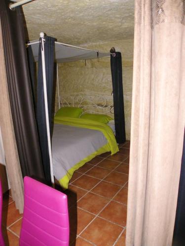 Property with one bedroom in Nazelles Negron with furnished terrace and WiFi gîte à louer Négron