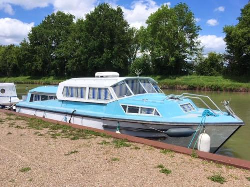 Propriete de 2 chambres avec vue sur le lac a Nevers a 1 km de la plage gîte à louer Magny-Cours
