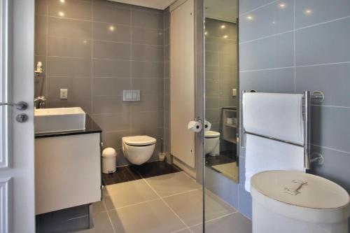 Cape Royale 1 Bedroom Luxury Apartment - image 11