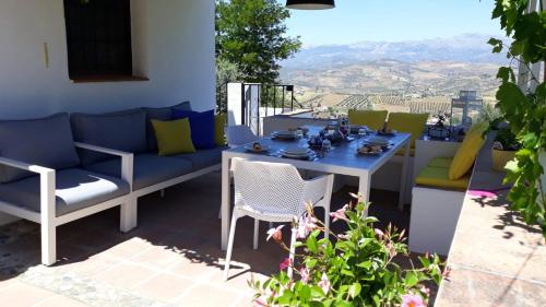  3 bedrooms house with private pool enclosed garden and wifi at Los Romanes in Benamargosa