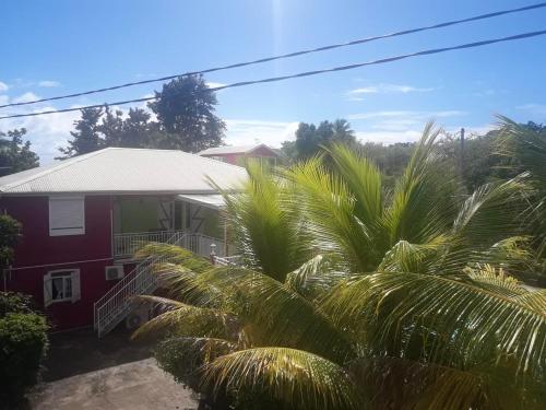 Exterior view, Appartement d'une chambre avec piscine partagee jardin clos et wifi a Sainte Anne a 6 km de la plage in Berard