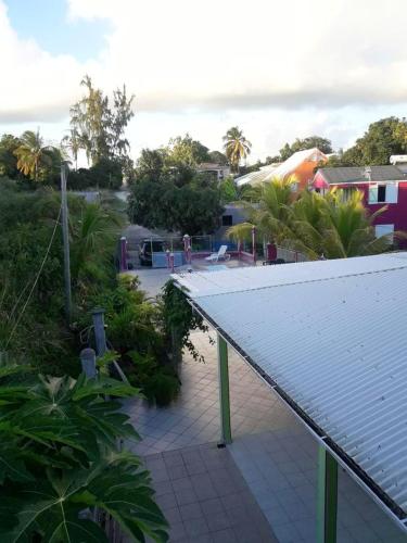 Exterior view, Appartement d'une chambre avec piscine partagee jardin clos et wifi a Sainte Anne a 6 km de la plage in Berard